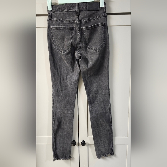 10" High-Rise Skinny Jeans in Berkeley Black: Button-Through Edition Sz 23 - Picture 5 of 5